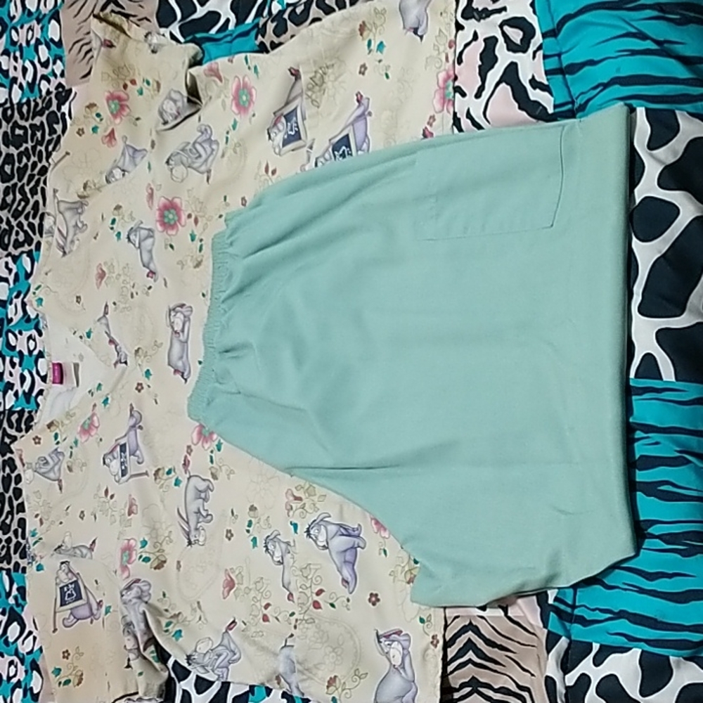 Women's scrub set